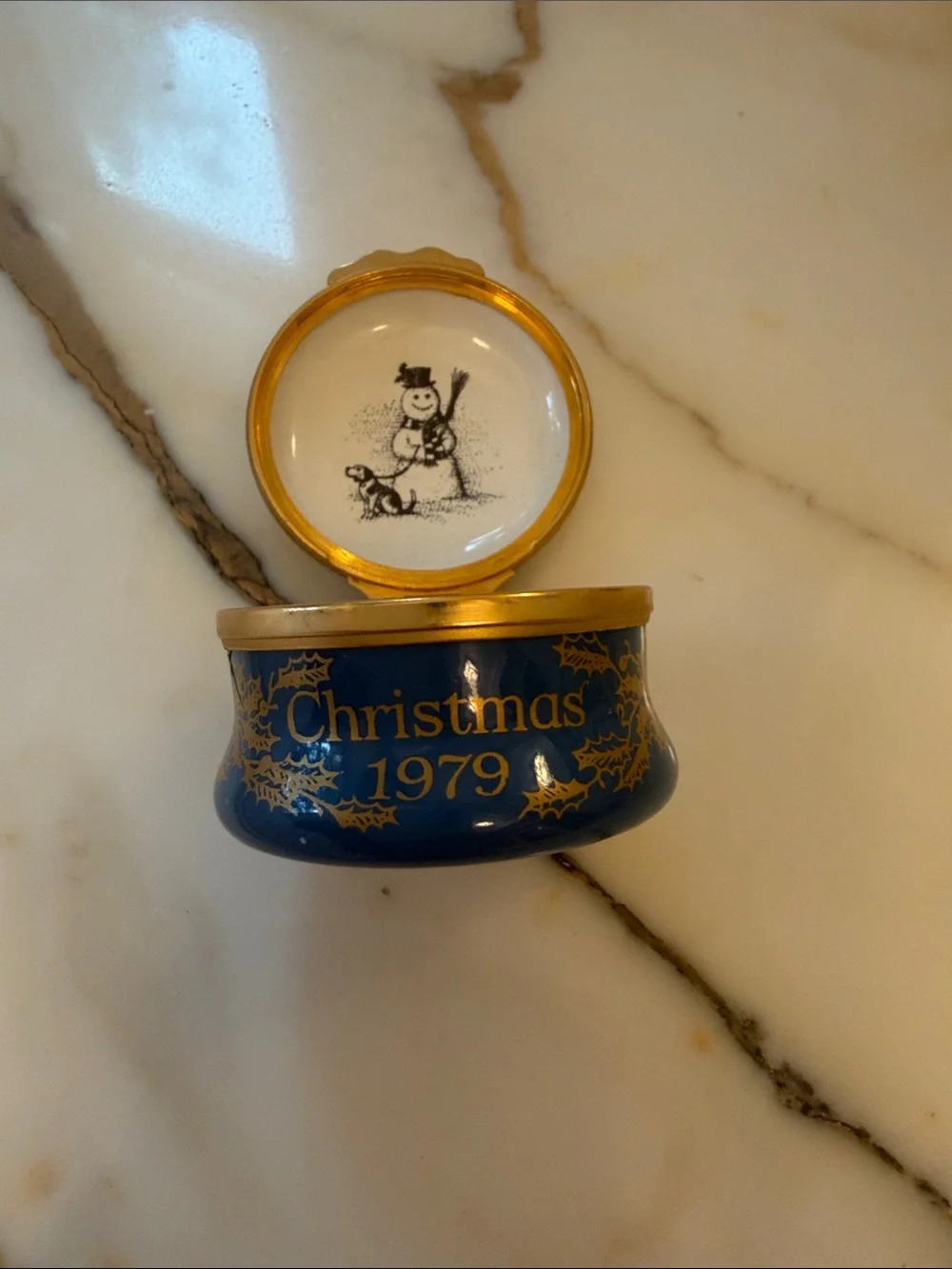 Vintage Bilston & Battersea enamel box 1979 Christmas edition